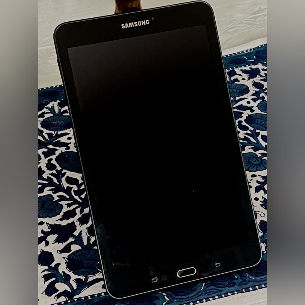 SAMSUNG GALAXY TAB E Android tablet 16G